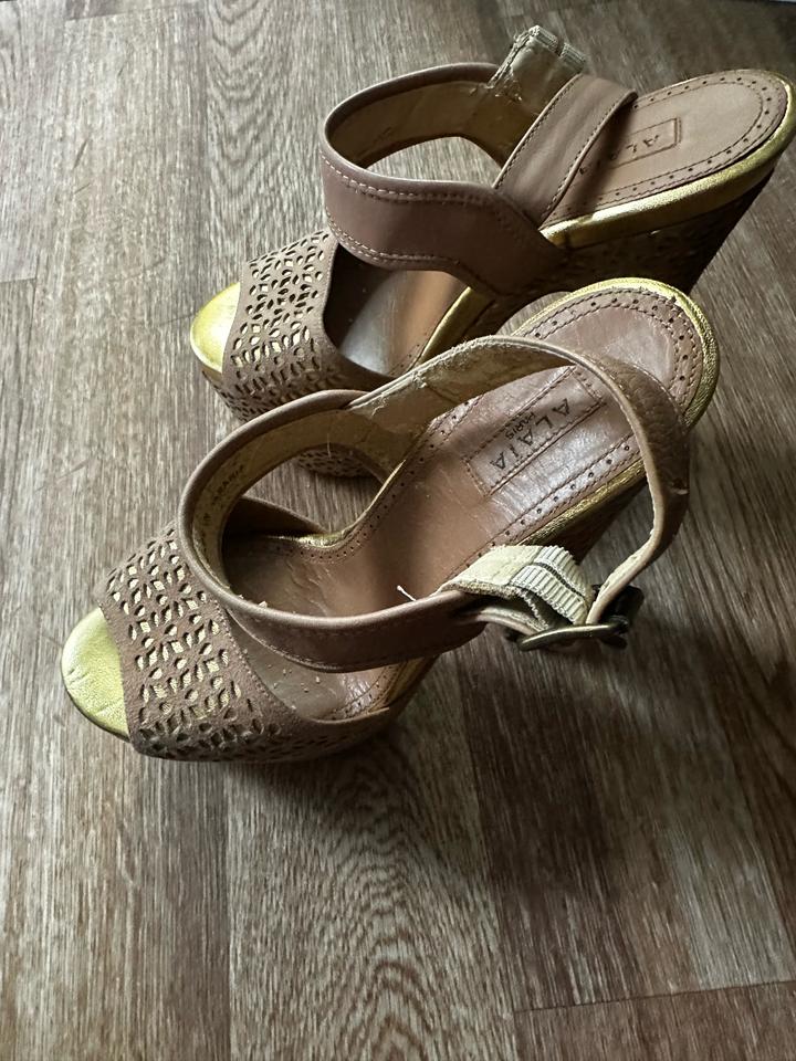 Alaïa