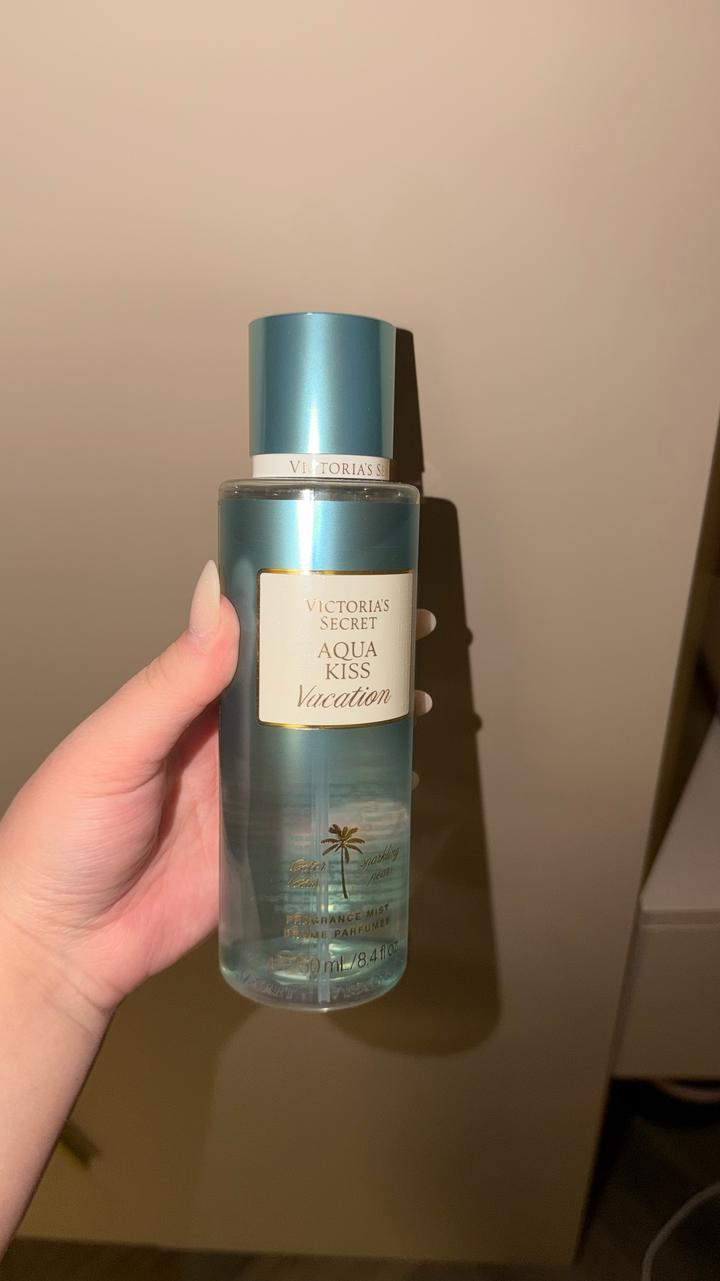 Парфюмированный спрей                   Victoria's Secret Aqua Kiss Vacation