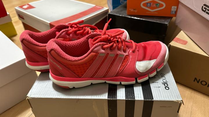 Кроссовки adidas
