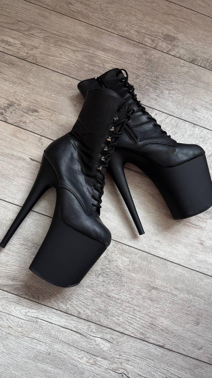 Pleaser
