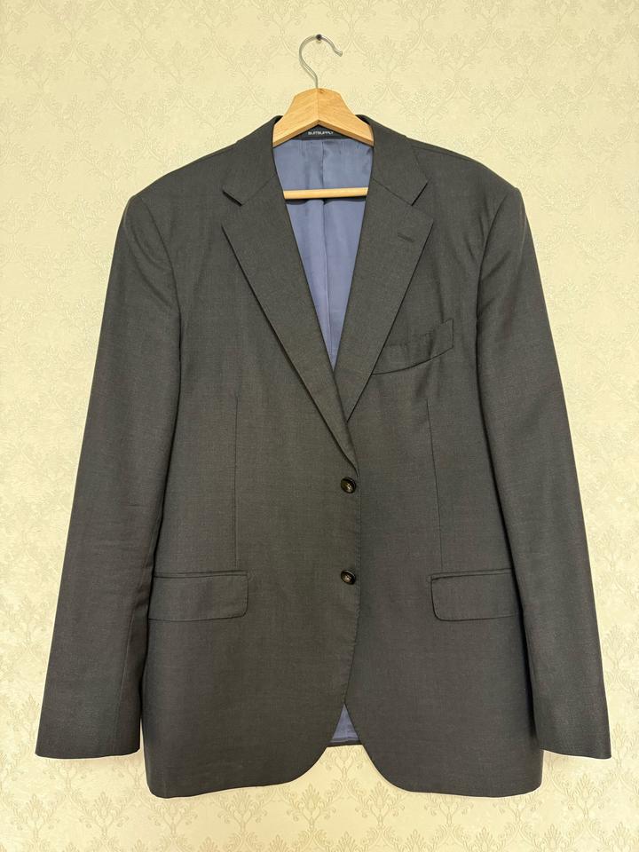 Suit Supply