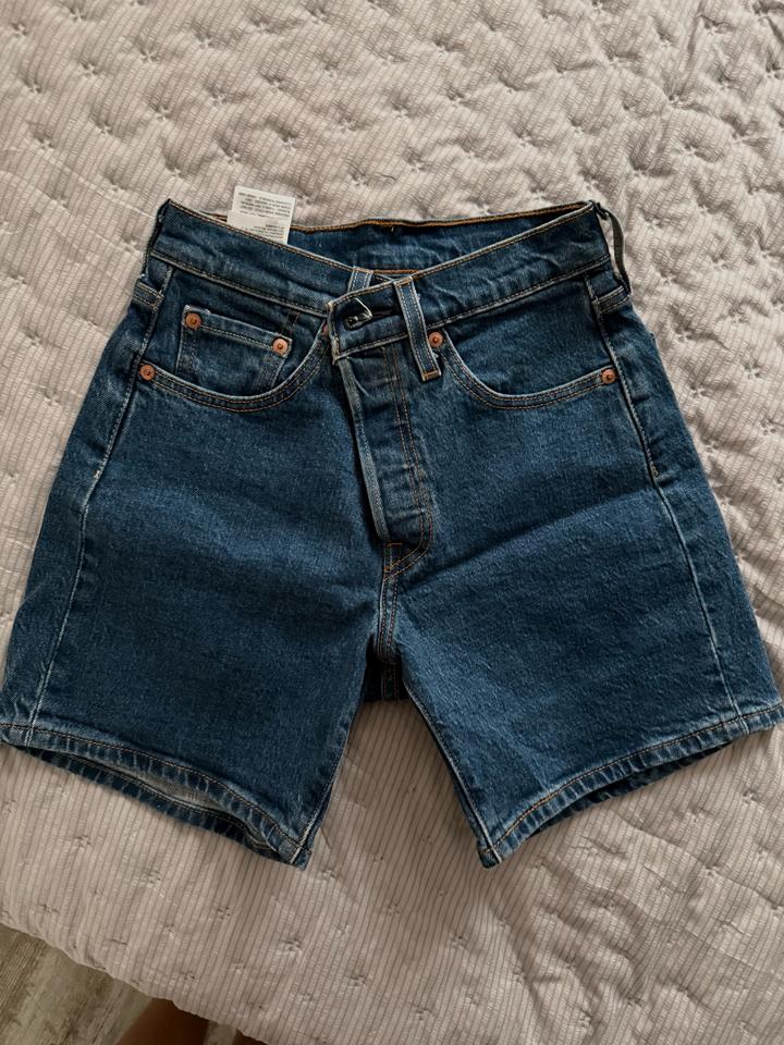 Levi's