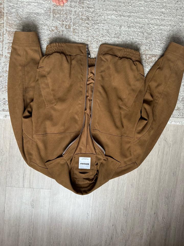 Куртка Bershka