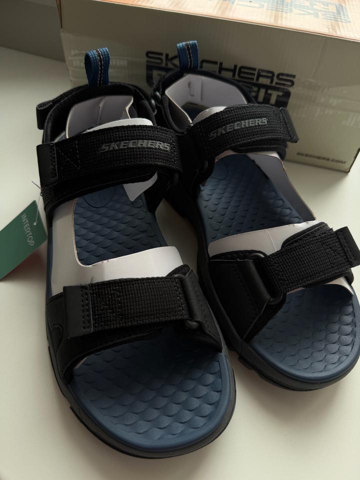 Skechers