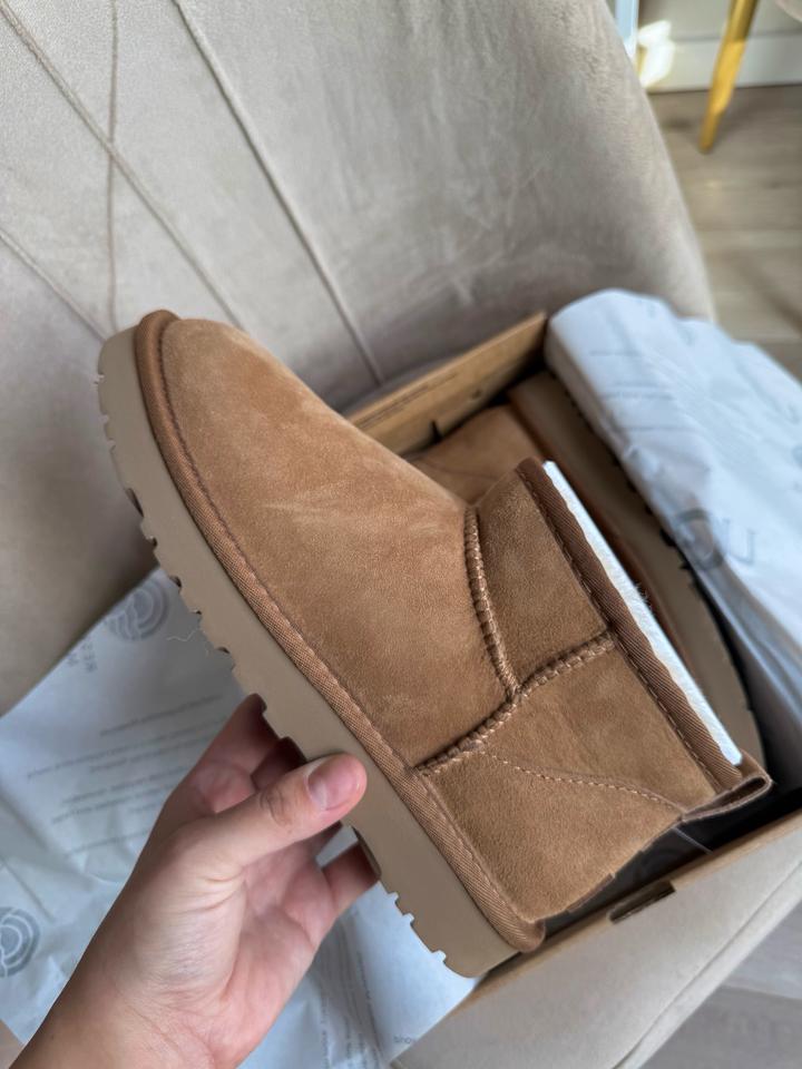 UGG