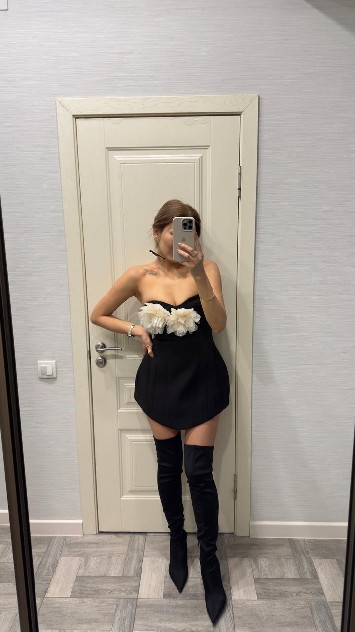Платье ZARA с контрастным цветком