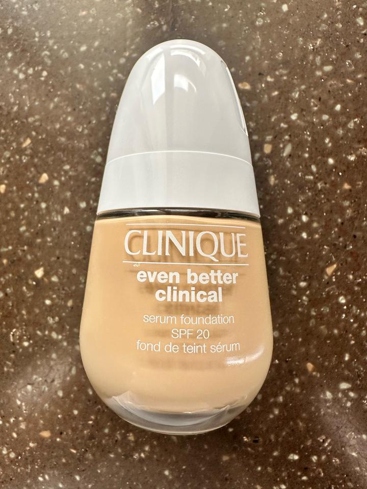 Clinique Even Better Clinical Serum Foundation
