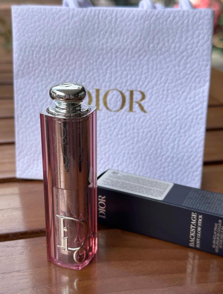 Новые румяна  Dior розовая в стике