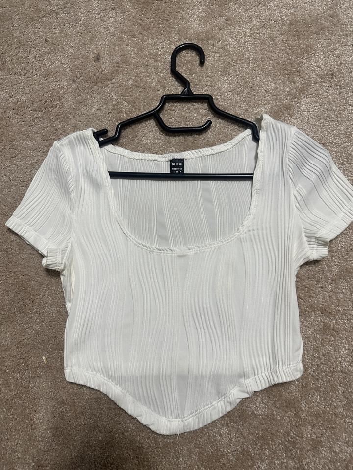 SHEIN белая кроп-футболка