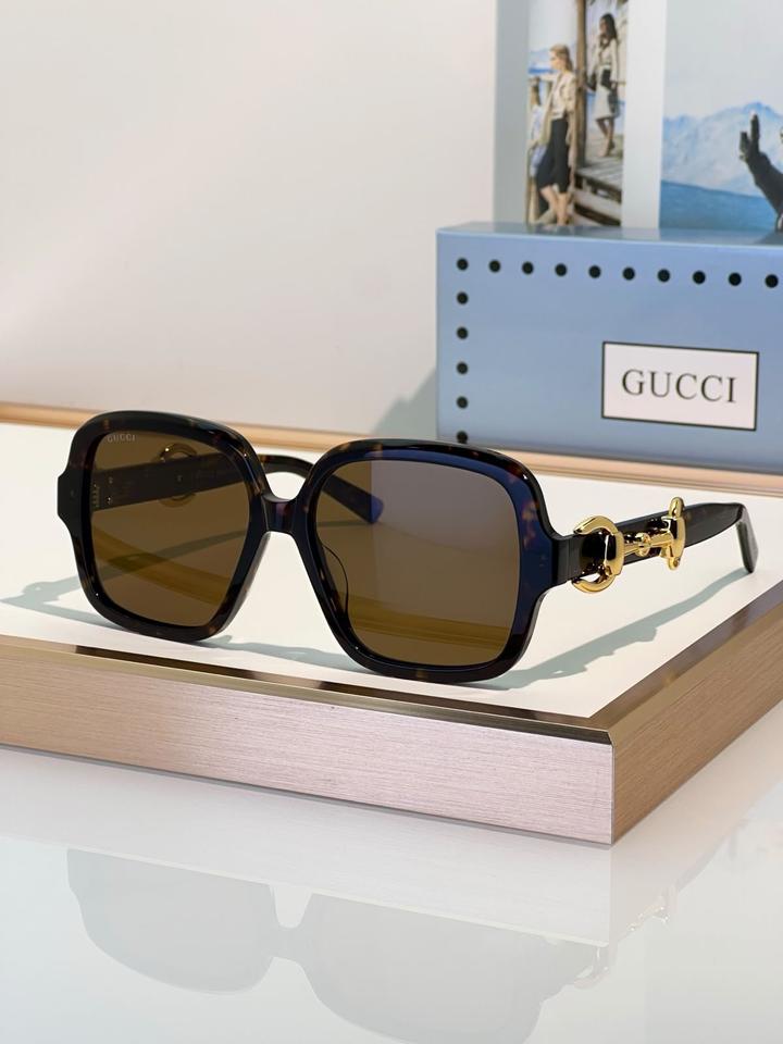 Солнцезащитные очки Gucci Square