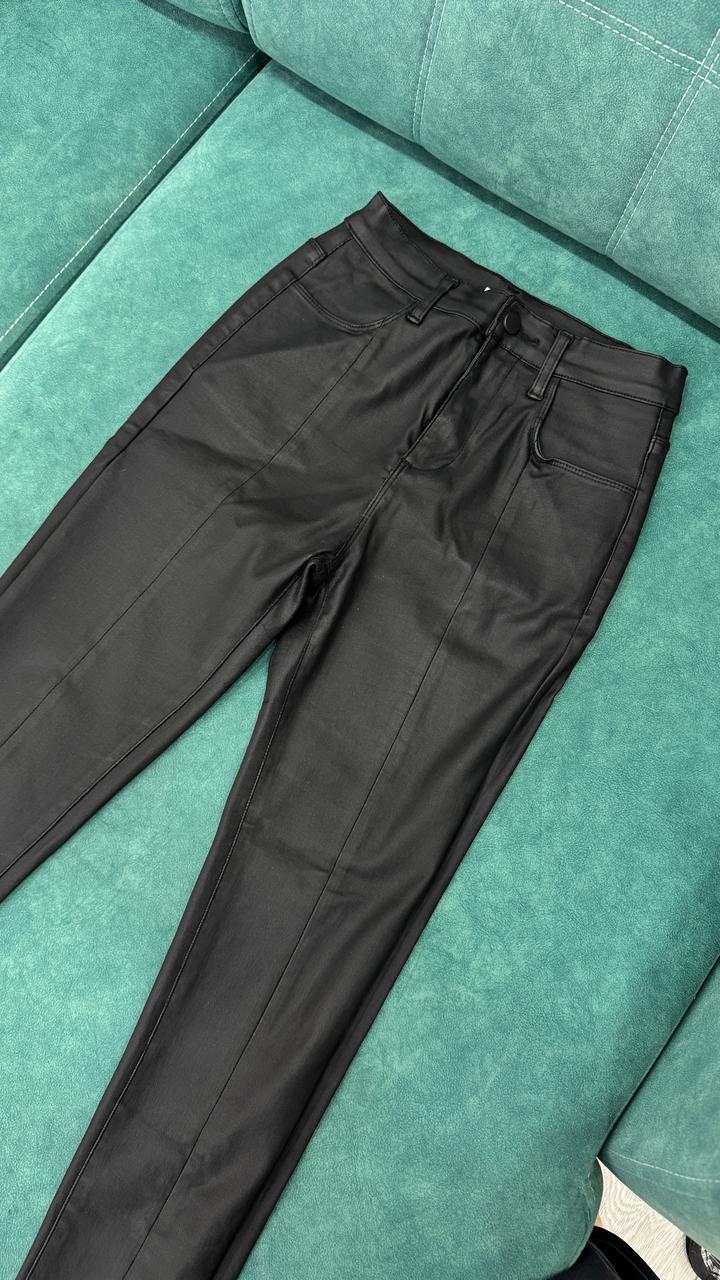 Брюки из экокожи