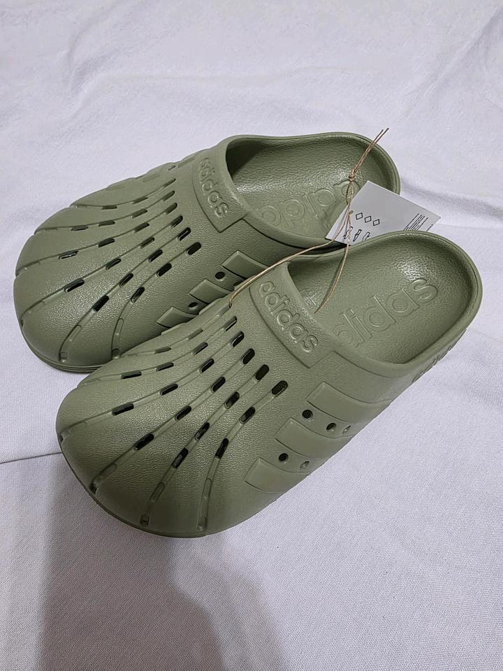 Топ кроксы 2026 от Adidas