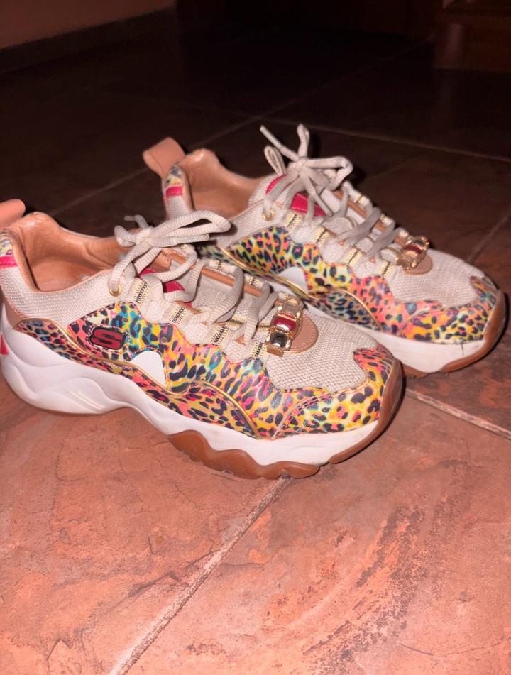 Skechers
