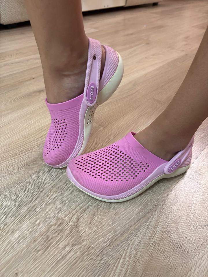 Crocs
