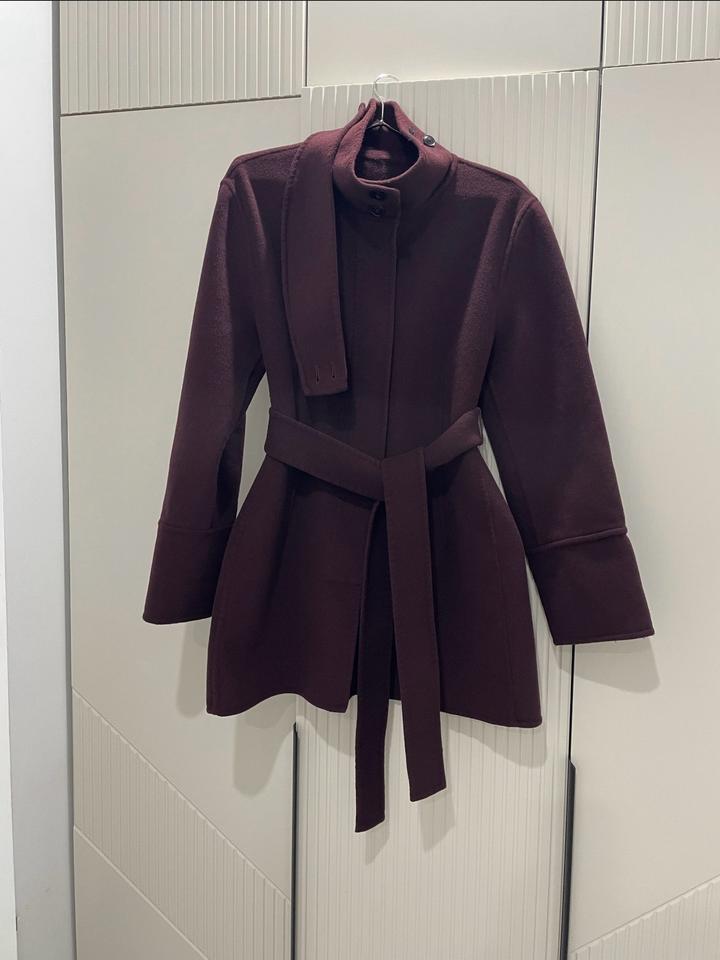 Пальто с поясом Zara