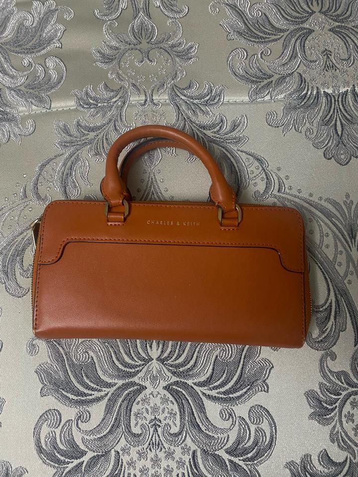 Кошелек Charles & Keith