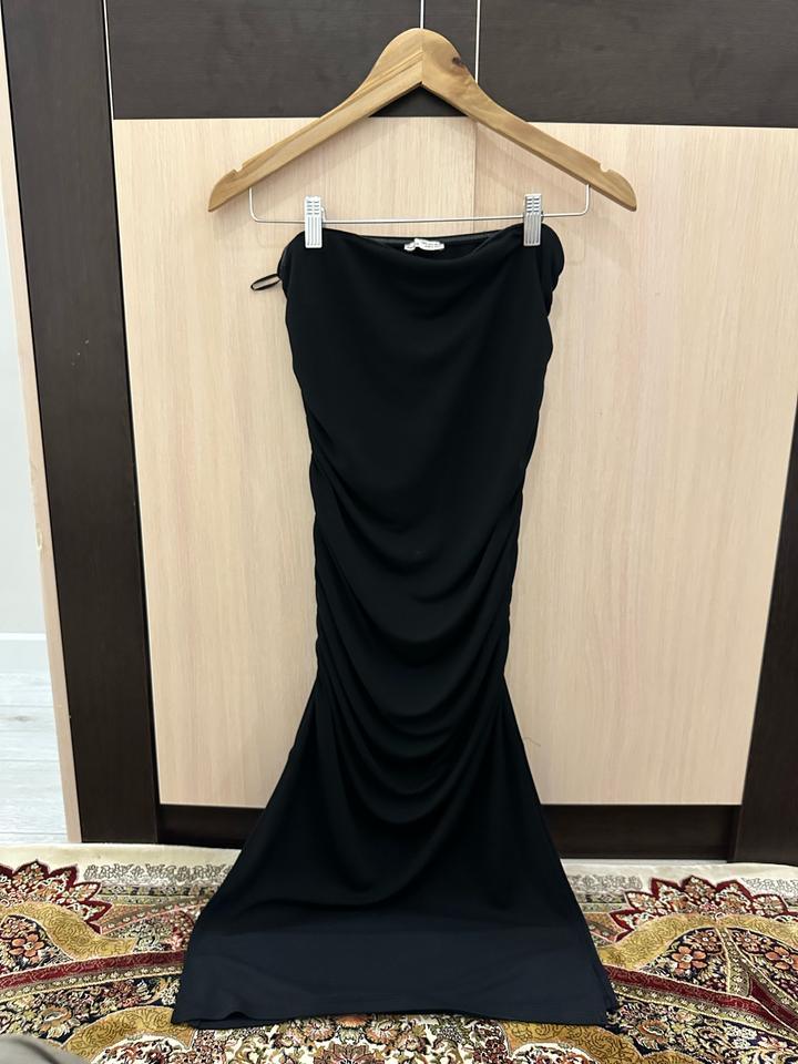 Платье вечернее Bershka с драпировкой длинное