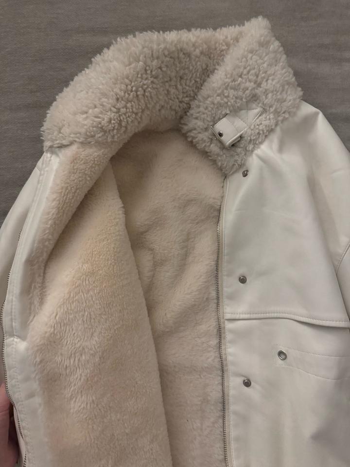 Zara Куртка из экокожи с мехом