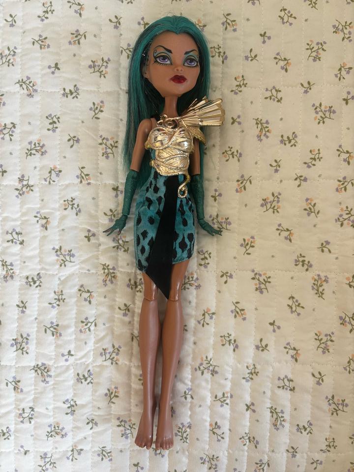 Monster High кукла Нефера