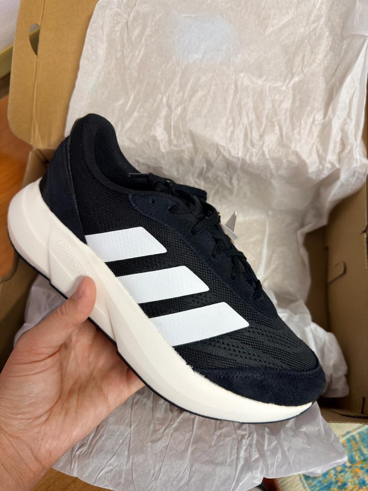 Кроссовки adidas
