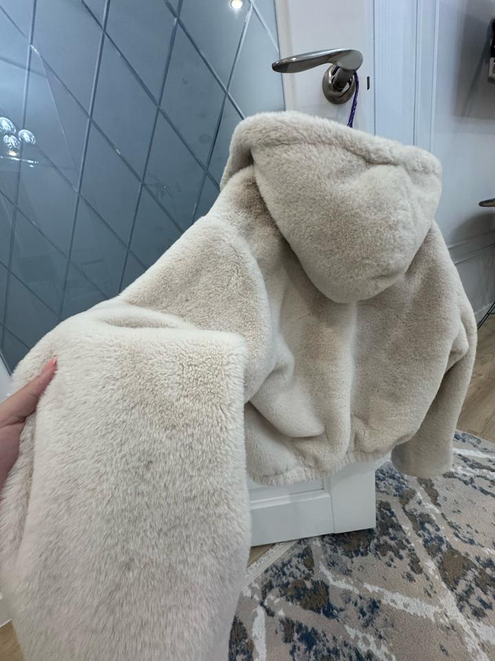 Pull & Bear Куртка Pull&Bear из искусственного меха