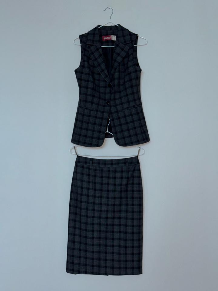 Деловой костюм-двойка в клетку Belissi (жилет + юбка-миди), размер 42 (XS/S)
