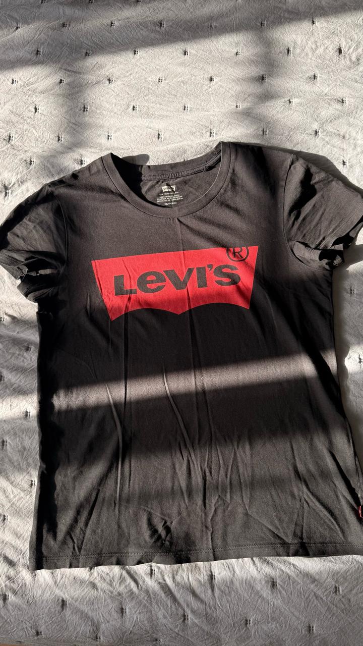 Levi's