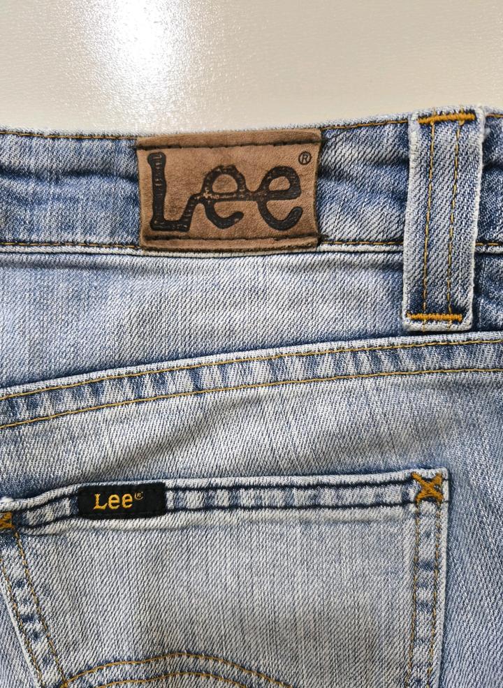Lee