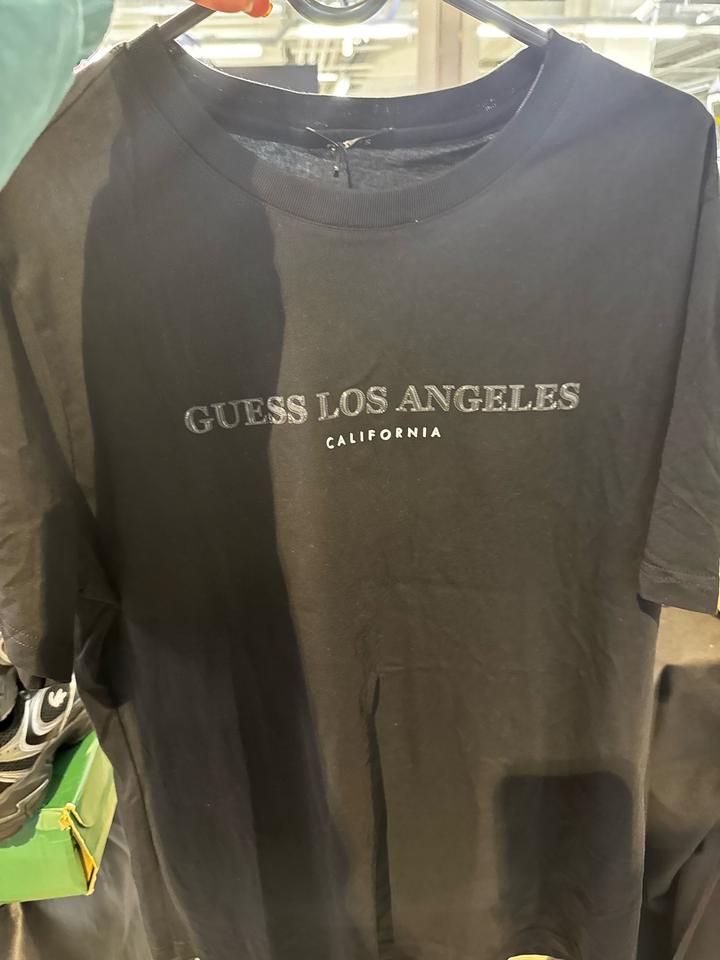 Футболка Guess