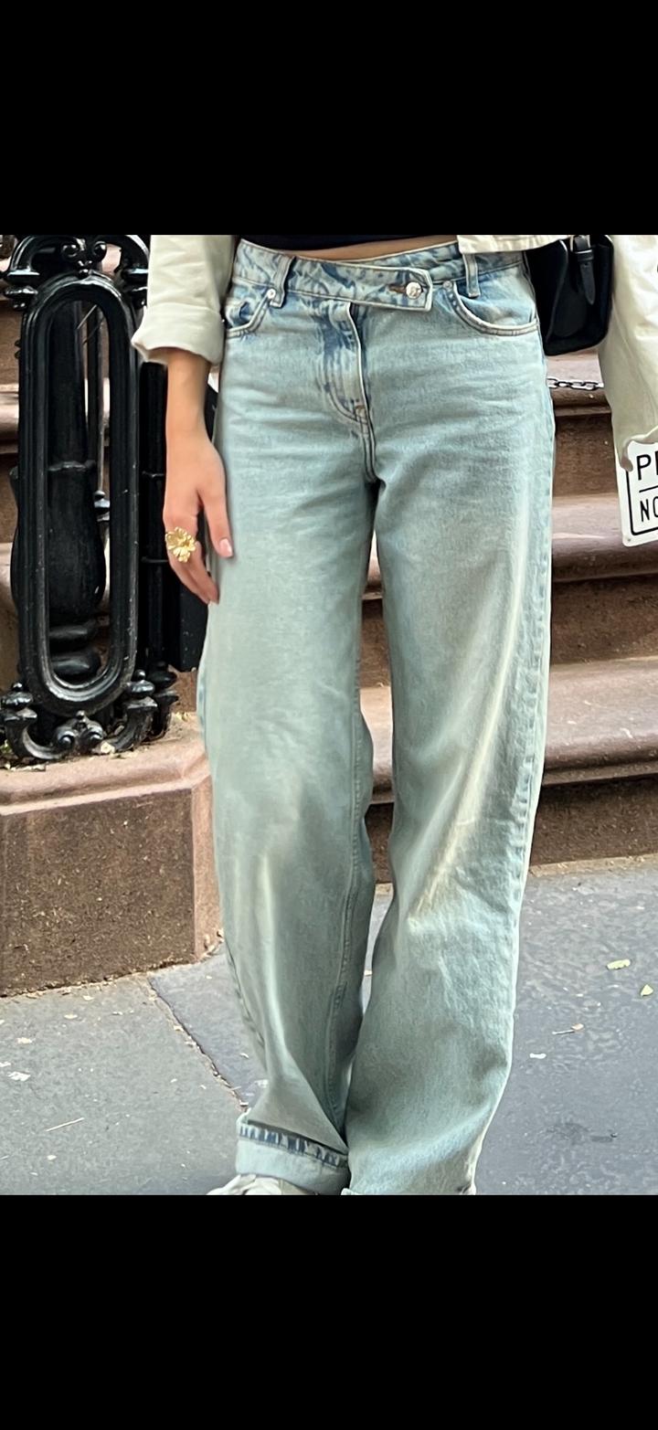 Zara Джинсы широкие с асимметричной талией