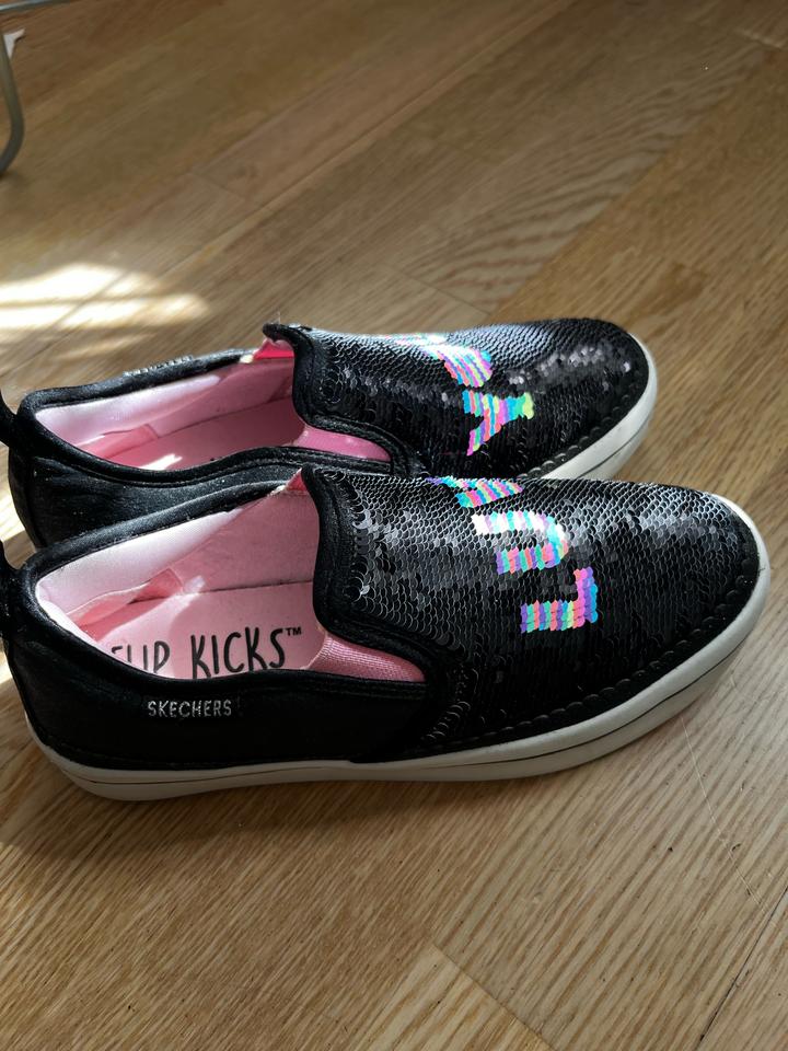 Skechers