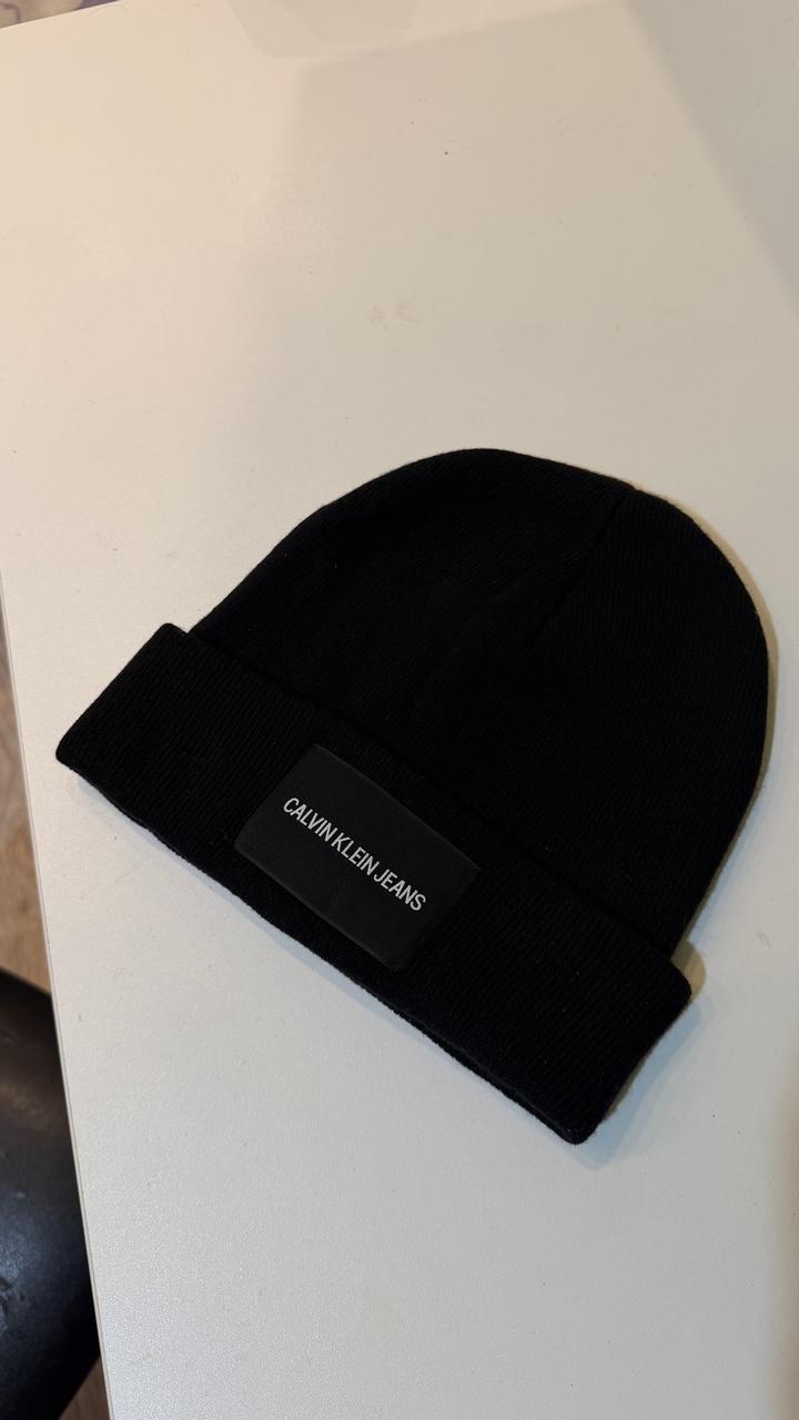 Шапка Calvin Klein Jeans