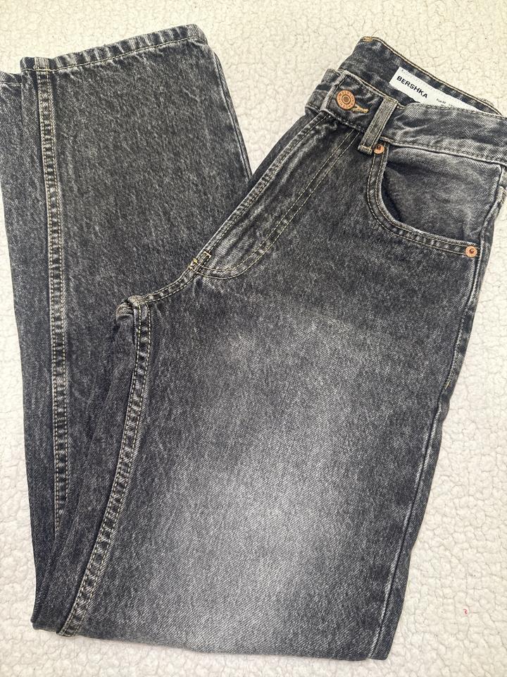 Джинсы Bershka