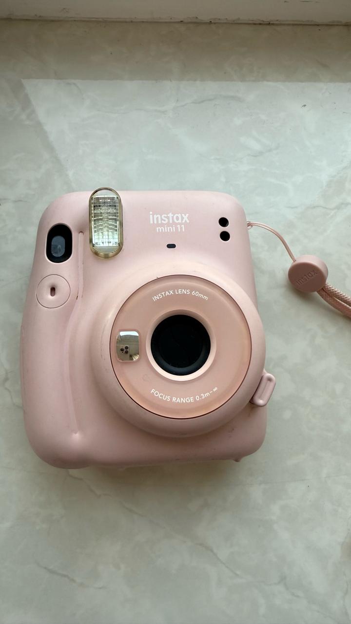 Фотоаппарат моментальной печати Fujifilm Instax mini 11