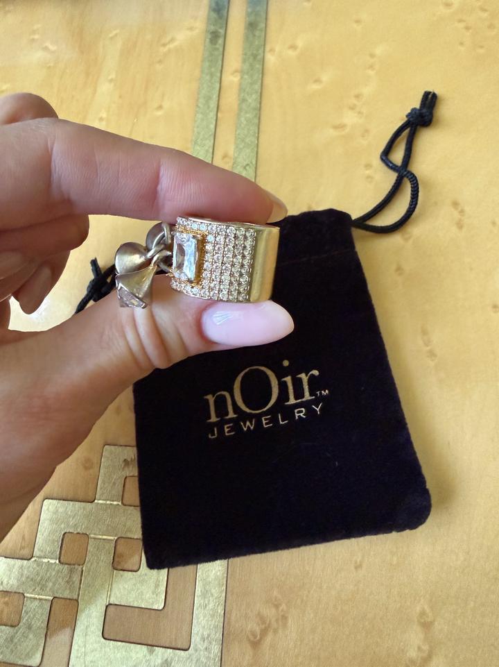 nOir Jewelry