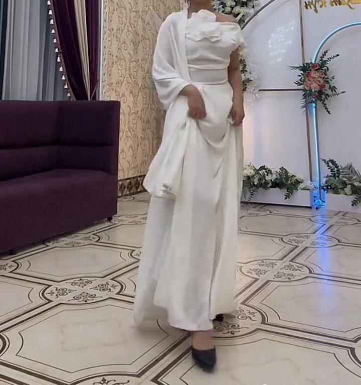 Белое длинное платье