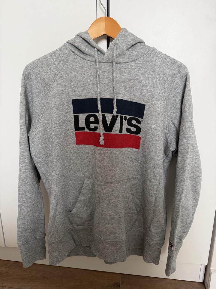Levi's