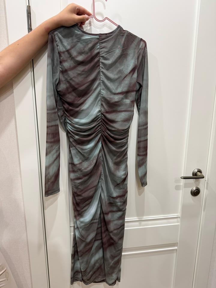 Платье миди Bershka с драпировкой