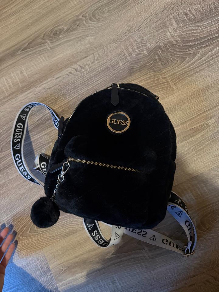 Рюкзак Guess