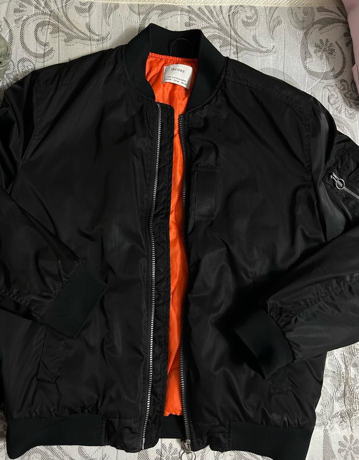 Мужской бомбер Bershka