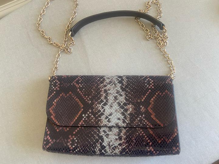 RADLEY LONDON Сумка-клатч с принтом под змею на цепочке