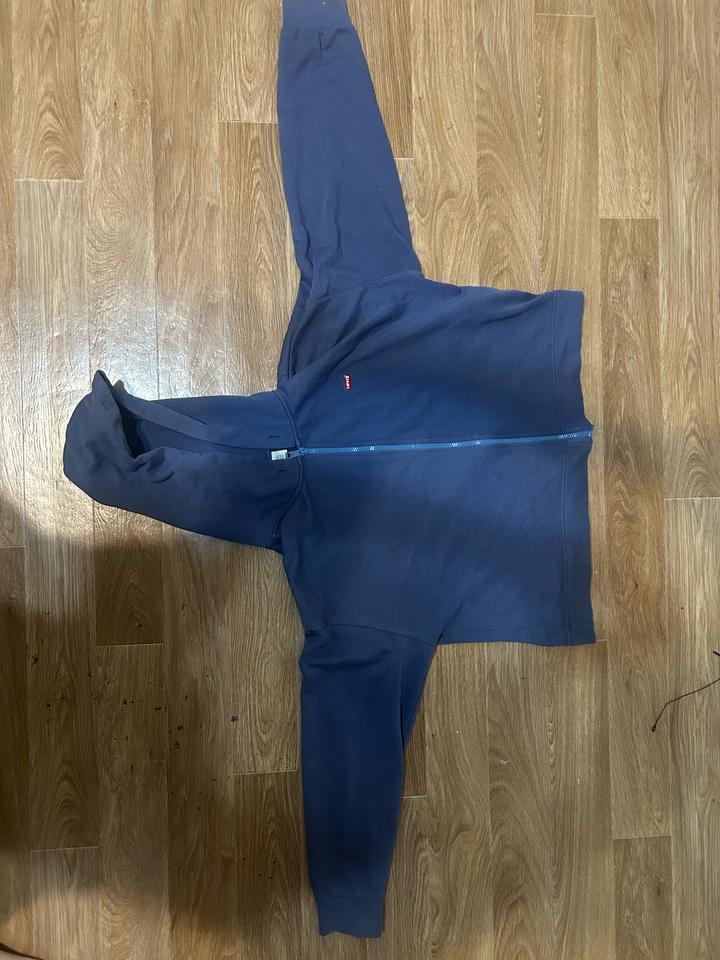 Levi's