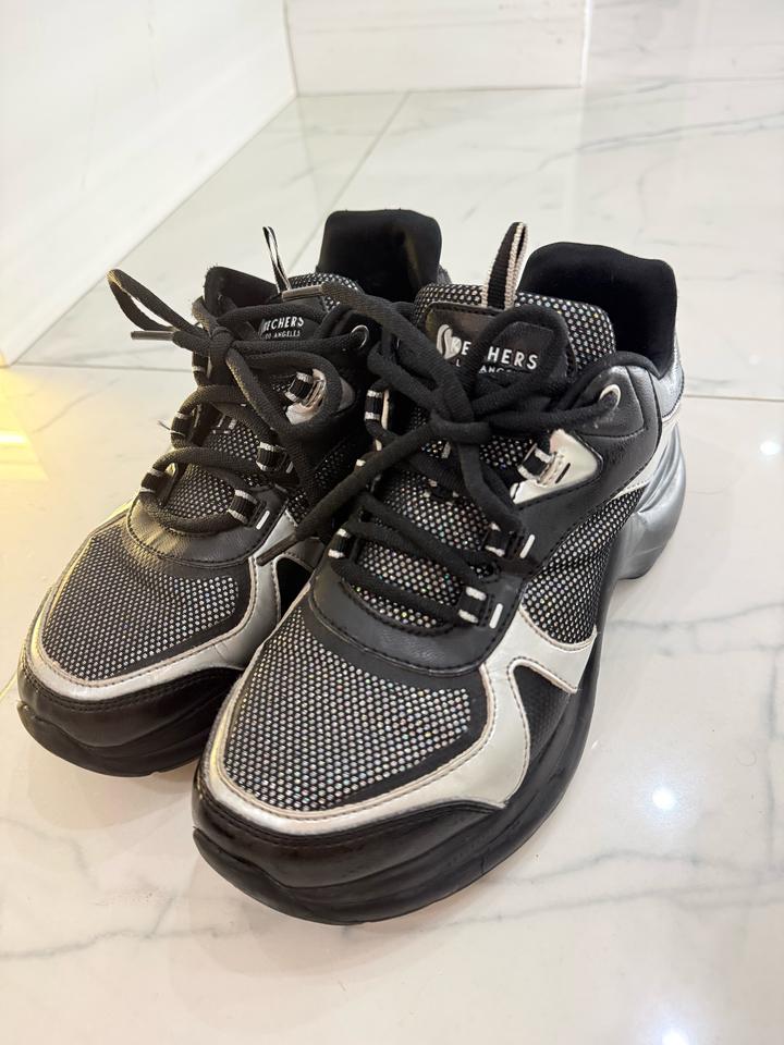 Skechers