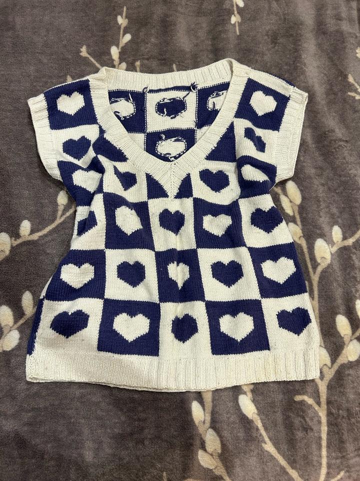 Handmade (ручная работа) Вязаная жилетка с принтом сердец