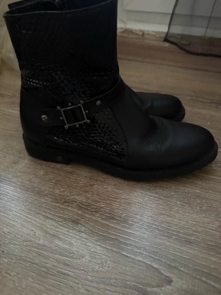 Женские ботинки