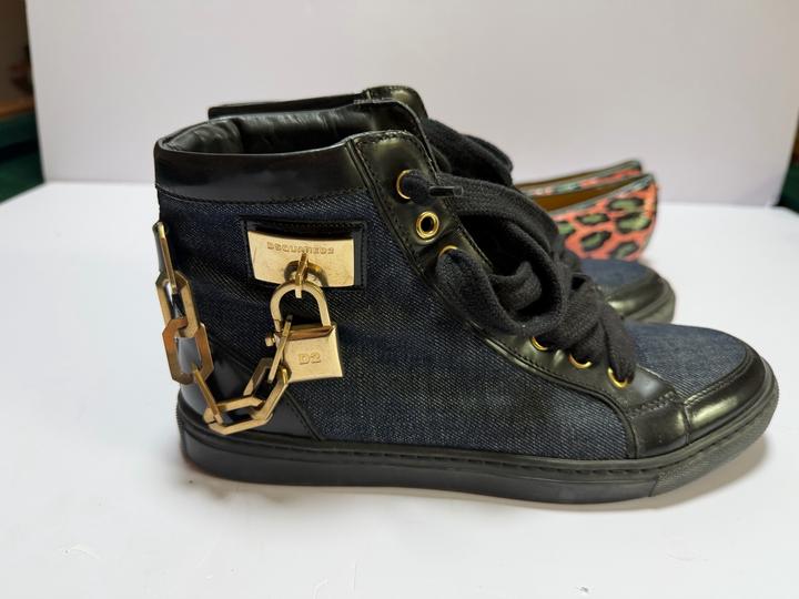 DSQUARED2