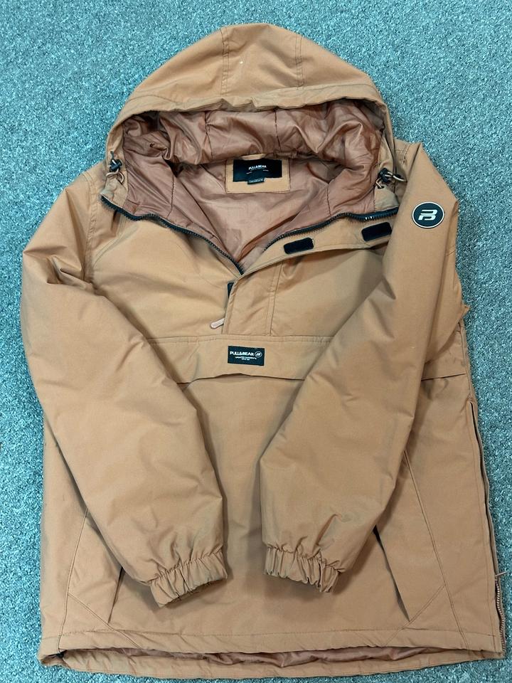 Pull & Bear ветровка PULL&BEAR с капюшоном