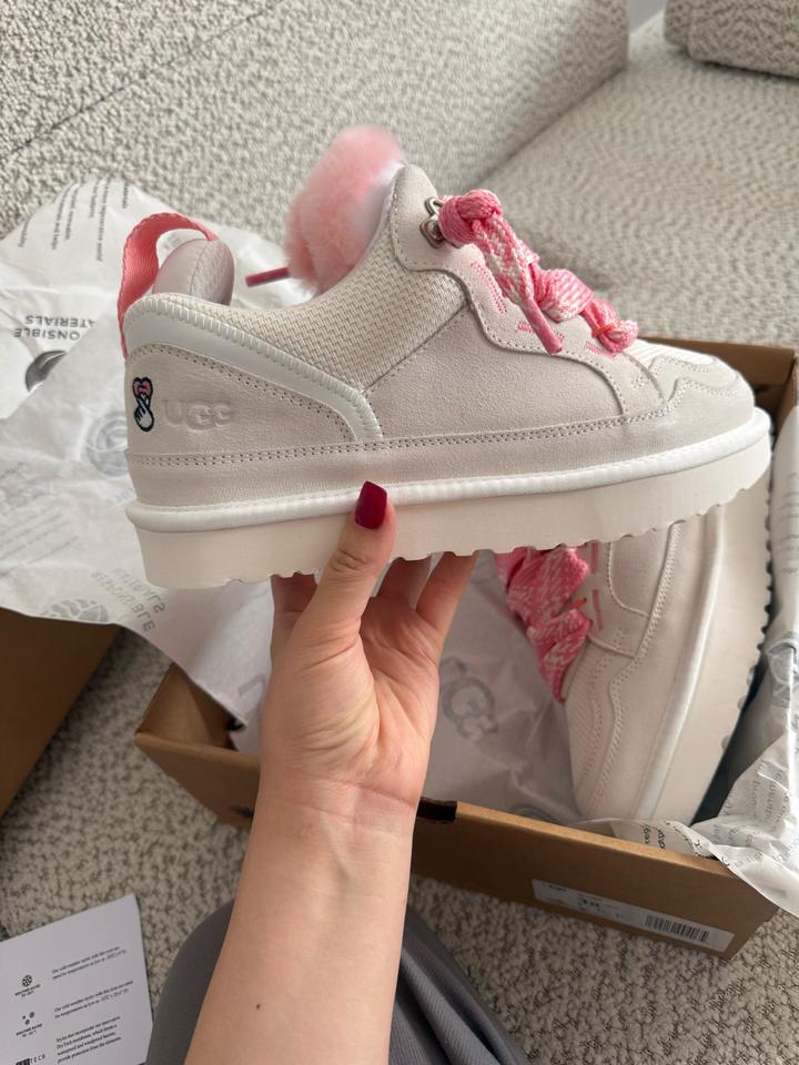 Кроссовки UGG