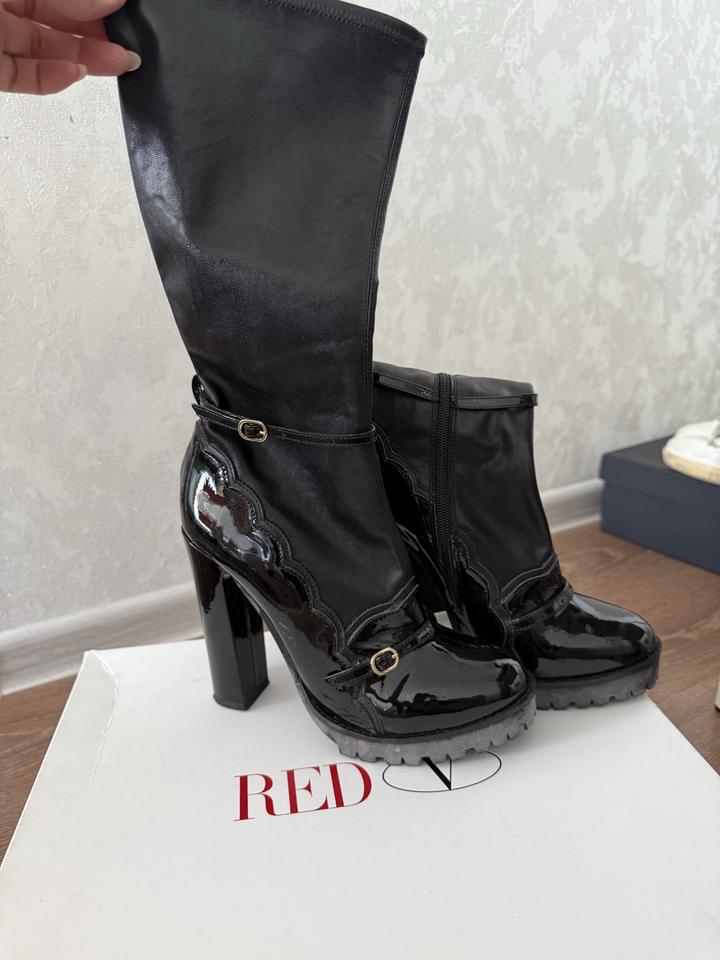RED Valentino