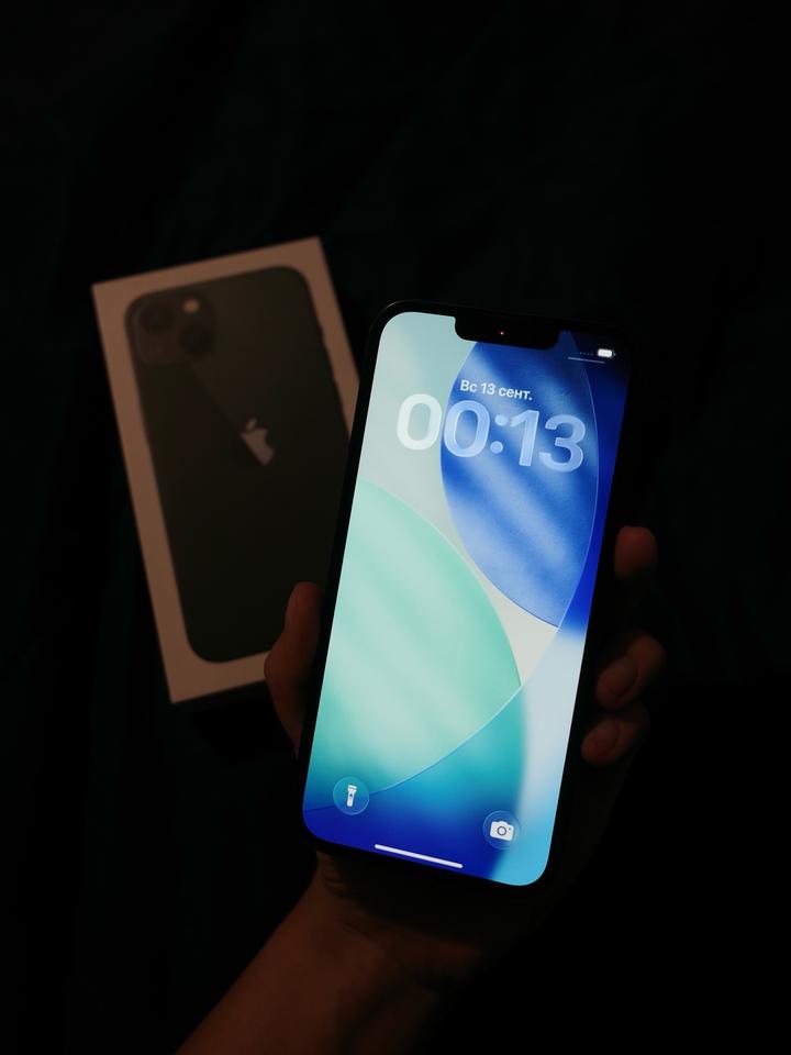 Apple iPhone 13 128GB Green (Зеленый) — АКБ 100%, коробка